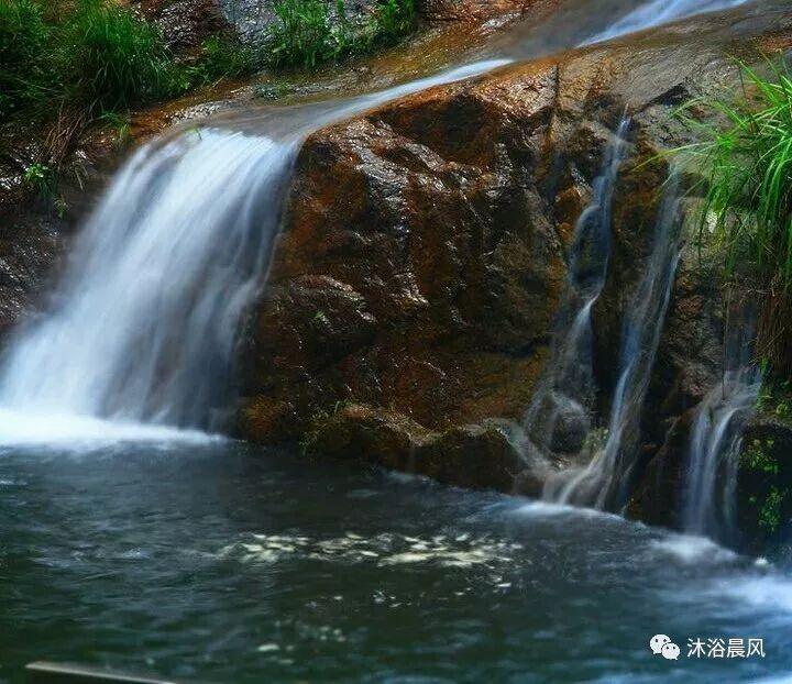 “坪”水相逢 干群相融